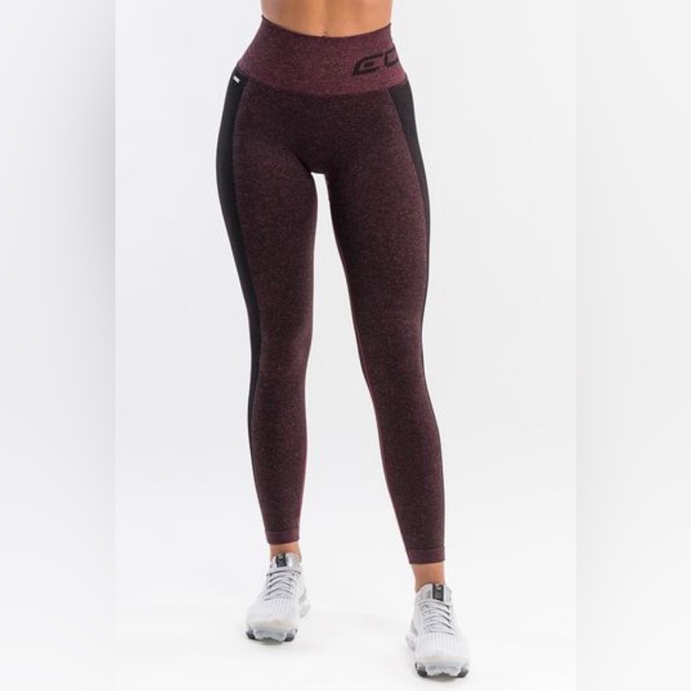ECHT Arise Scrunch Leggings V2 - Berry (M)